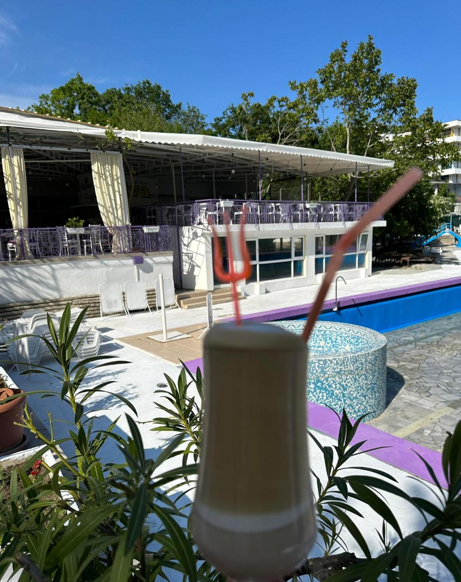 Хотел Рива Golden Sands Exteriör bild