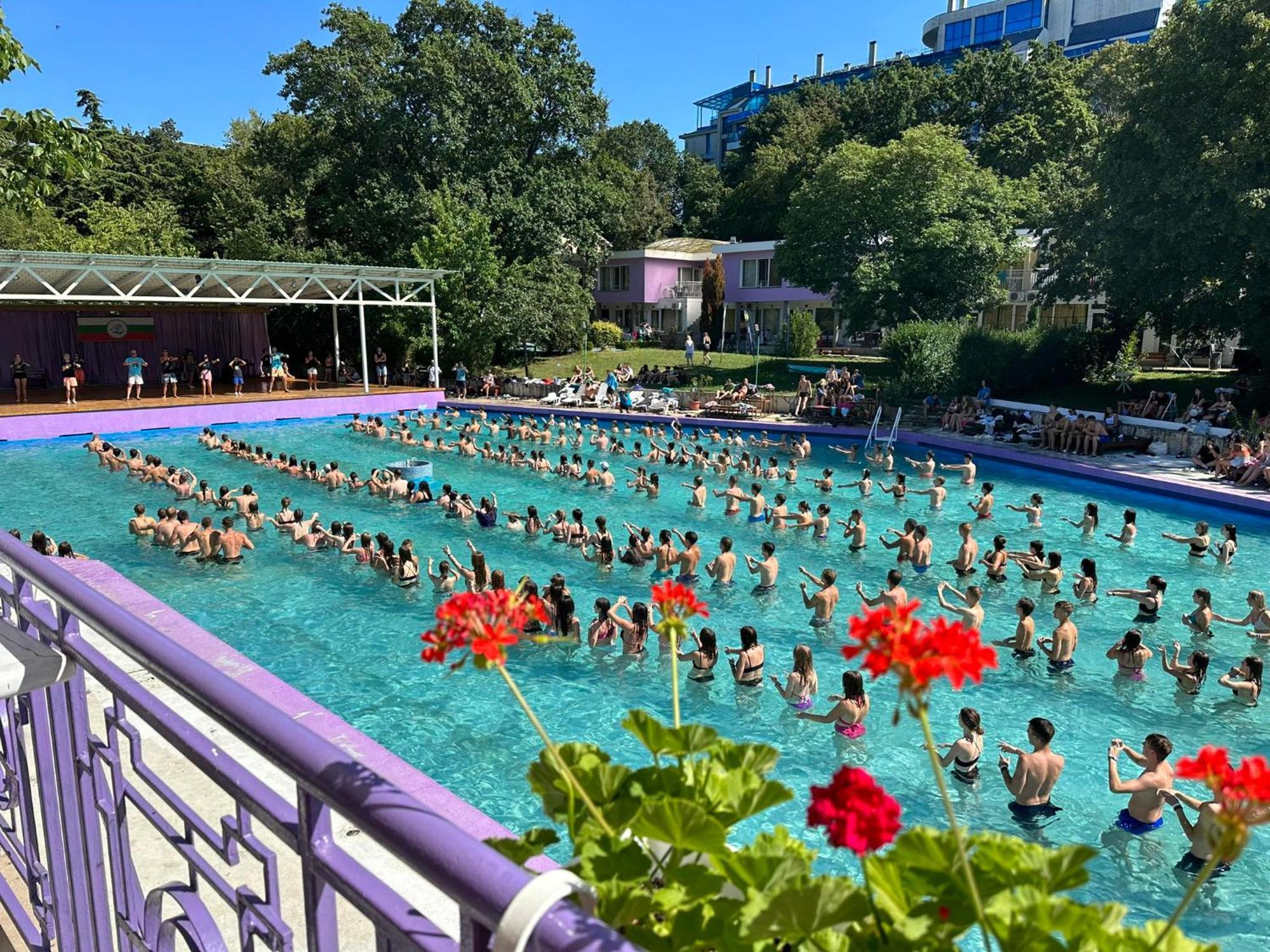 Хотел Рива Golden Sands Exteriör bild